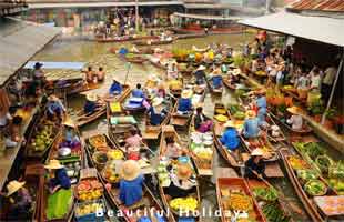 tourists enjoying an asian city breaks holiday