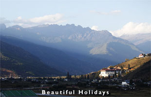 tourists enjoying an asian silk road holiday